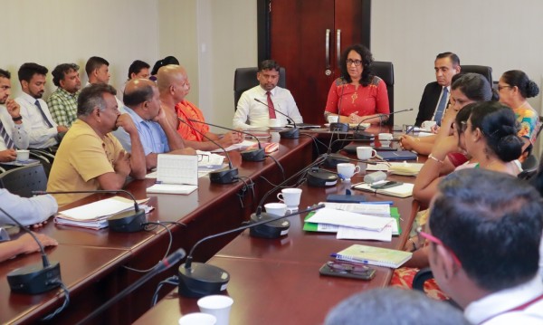 ஆசிரியர் - அதிபர் தொழிற்சங்கக் கூட்டமைப்புக்கும் பிரதமருக்கும் இடையில் சந்திப்பு! 